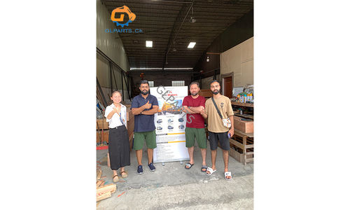 Latest company case about Indonesian Customers Visit Our Warehouse – Strengthening Partnerships!
